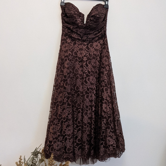 Niki Lavis Dresses & Skirts - Niki Lavis Strapless Chocolate Brown Lace Cocktail Dress